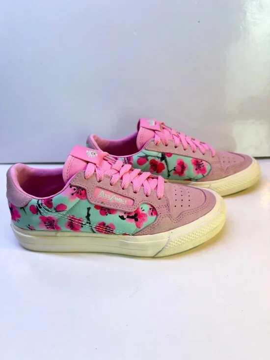 Adidas x AriZona Floral Sneakers – Women’s US 6 - Picture 8 of 15